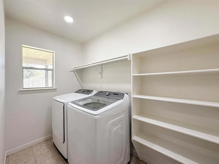 3209 Wheatmeadow Ct — Photo 31