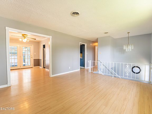 5th image of 7725 Cranley Rd