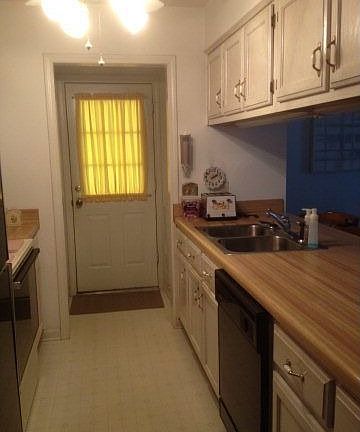 4th image of 1006 Crawford Cir