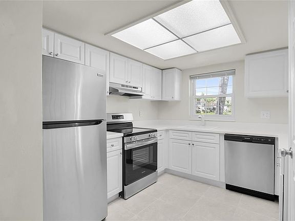 4th image of 8820 BAY POINTE DRIVE #102