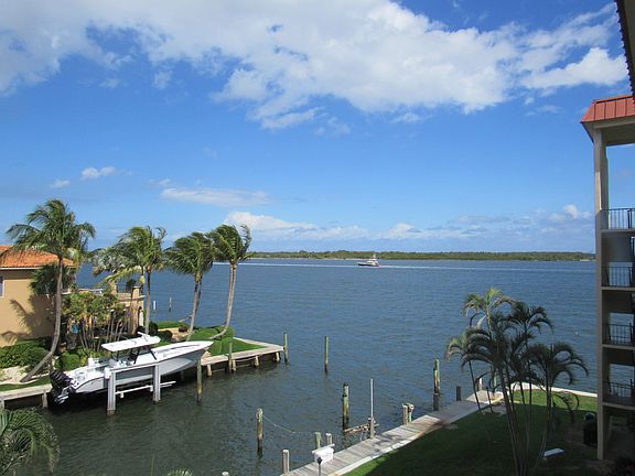 3rd image of 105 Paradise Harbour Blvd APT 410