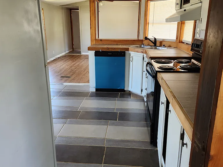 158 Blue Bonnett Ln — Photo 2