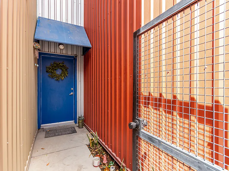 E Carson Ave — Photo 30