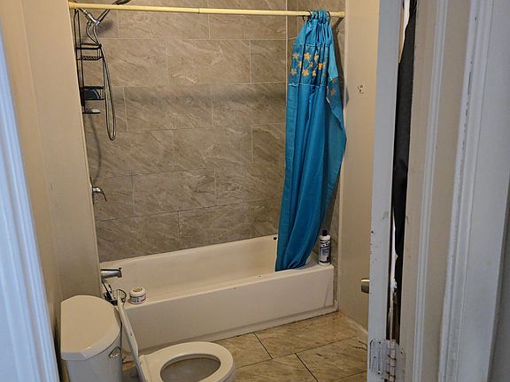 5th image of 114 Putnam St #1
