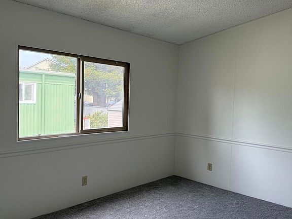 5th image of 4976 Monterey Dr