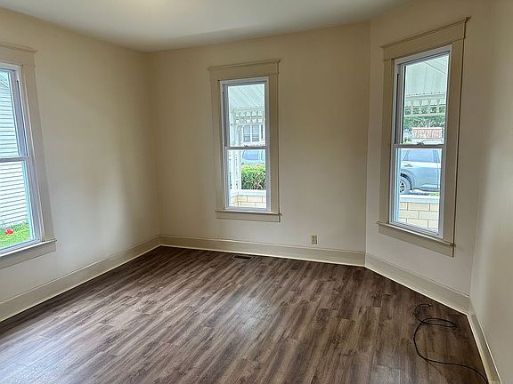 3rd image of 1428 Bayou St