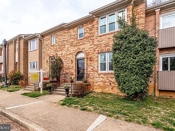 5th image of 8302 Highcliffe Ct