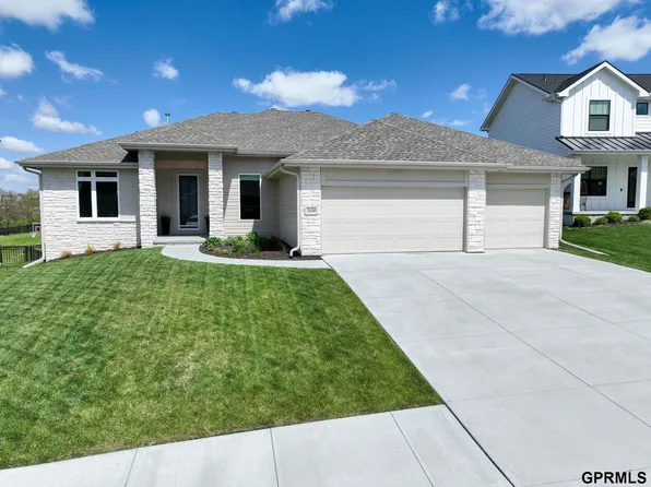 7030 N 172nd St, Bennington, NE 68007