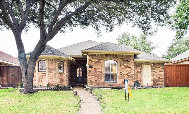1st image of 2877 Stoneridge Dr