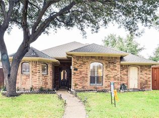 2877 Stoneridge Dr, Garland, TX 75044