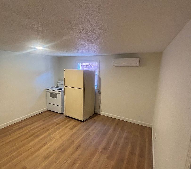 2nd image of 1815 Harding Blvd APT 23