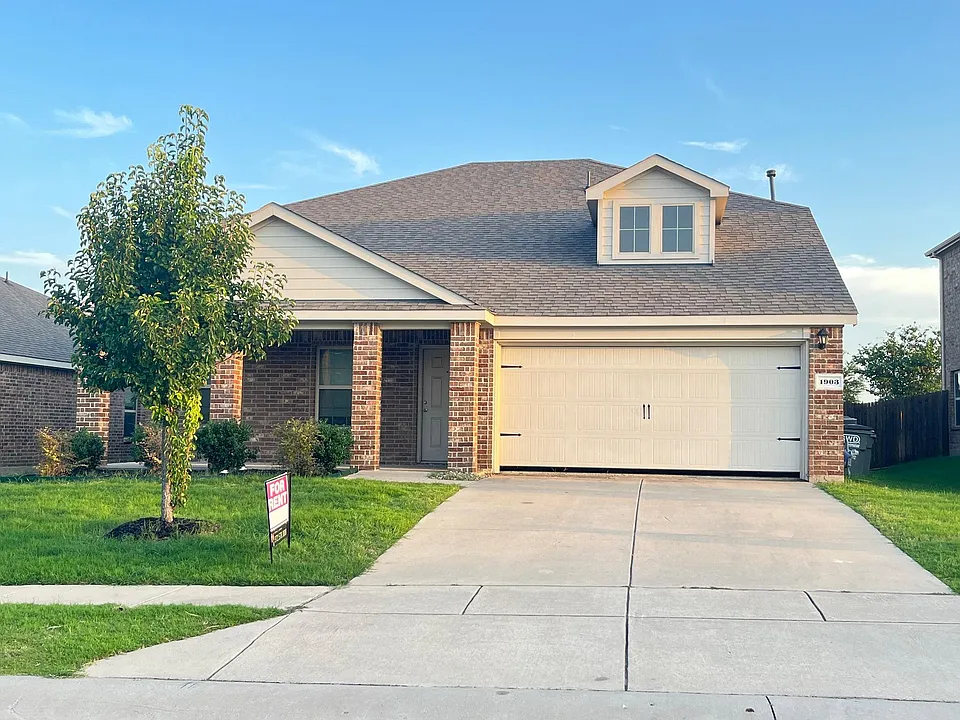 1903 Prairie View Dr