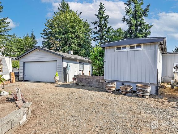 2nd image of 22114 Cedarview Drive E