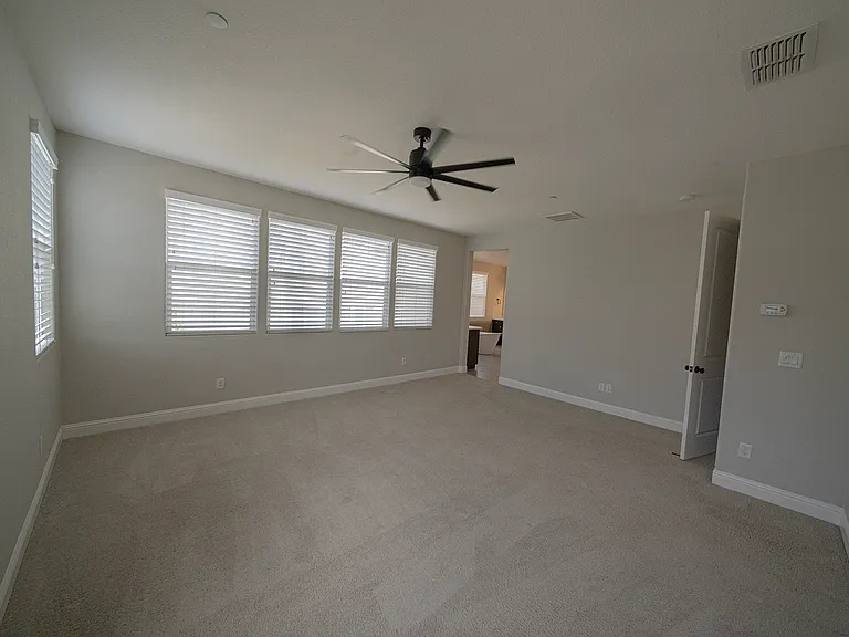 1501 Peony Ln — Photo 28