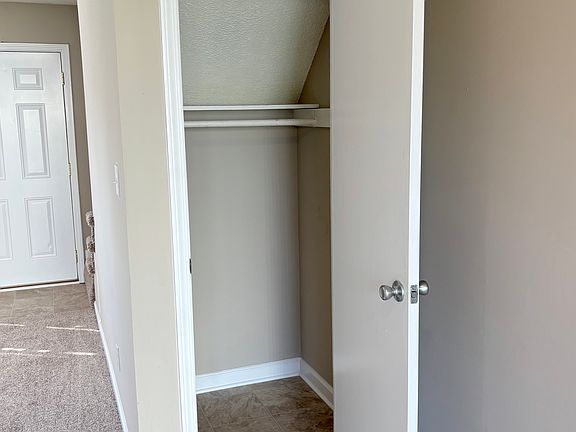 5th image of 1354 Kenilwood Way