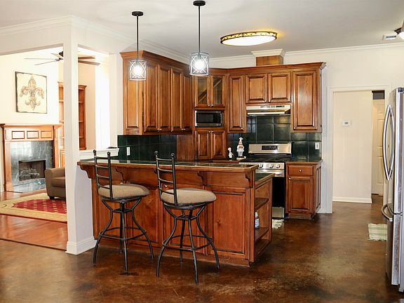 5th image of 10825 Durmast Dr
