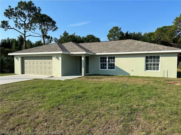 4605 Whiting Dr, Sebring, FL 33870