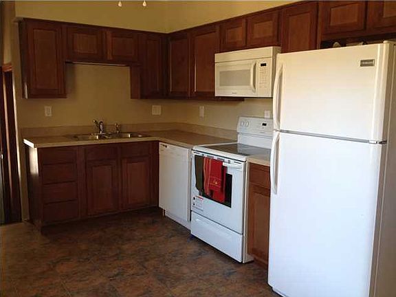 5th image of 1100 S Bennighof Ave