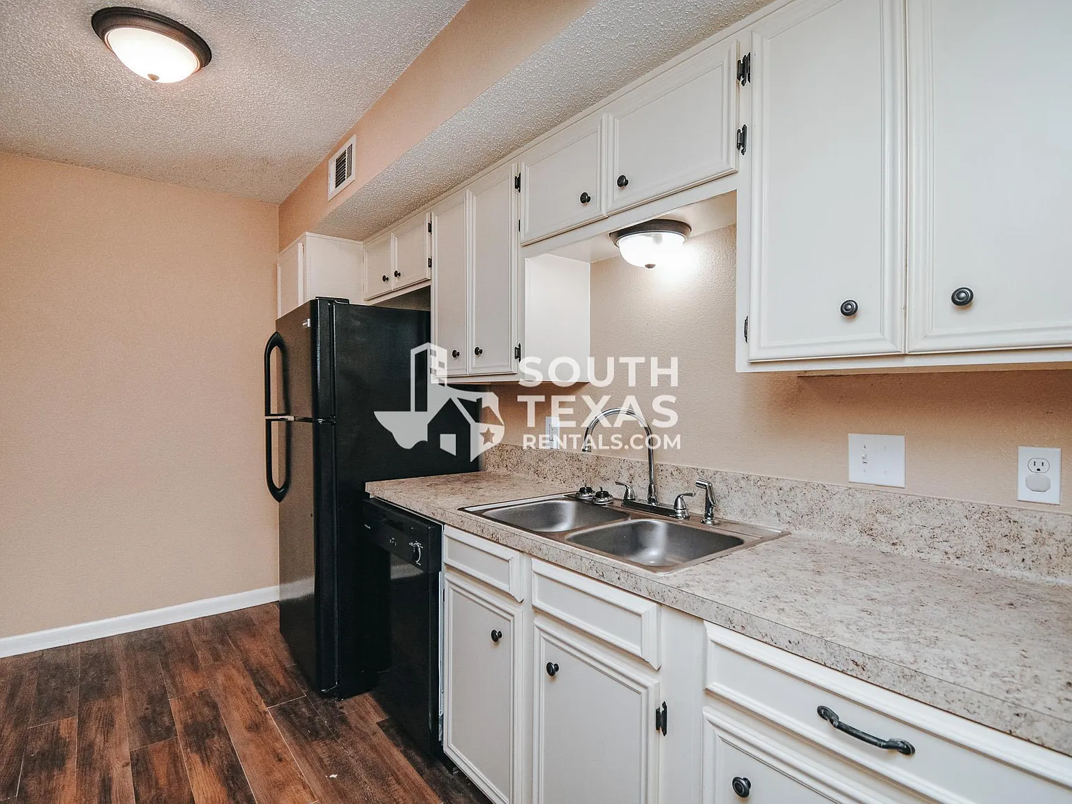 1905 Melrose Fourplex - Apt D — Photo 4