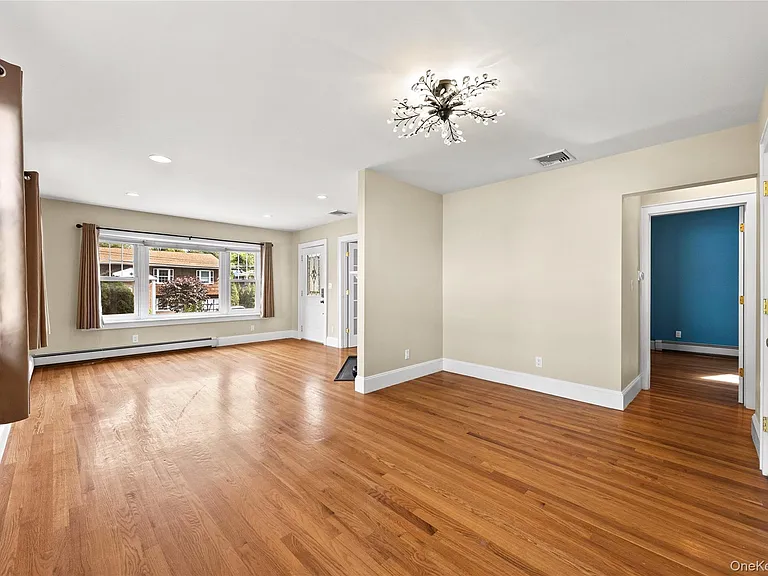 15 Pershing Ave — Photo 10