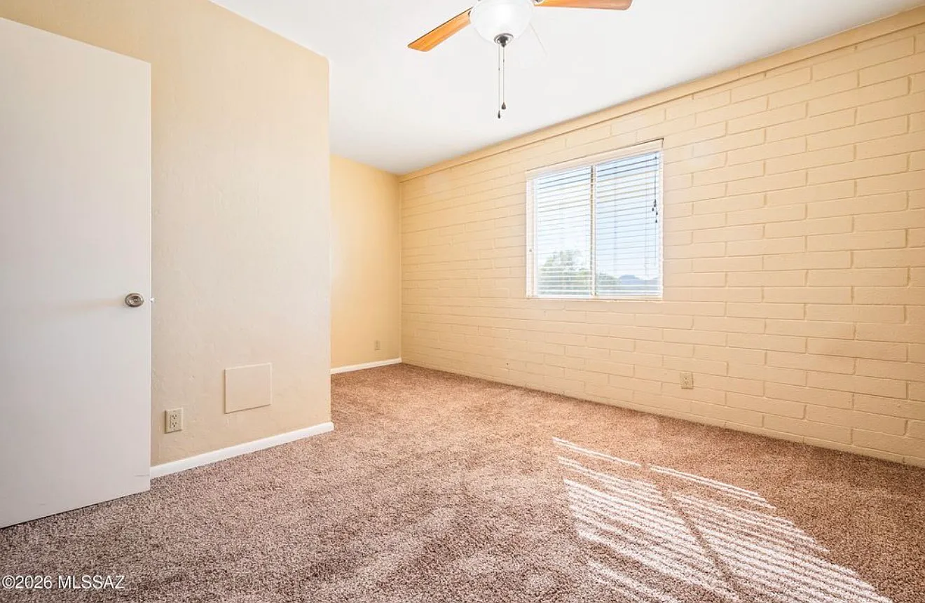 3 bed, 1092 sqft, $2,100 — Photo 4