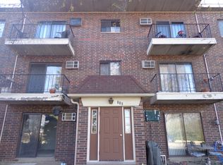 950 N Rohlwing Rd APT 201B, Addison, IL 60101