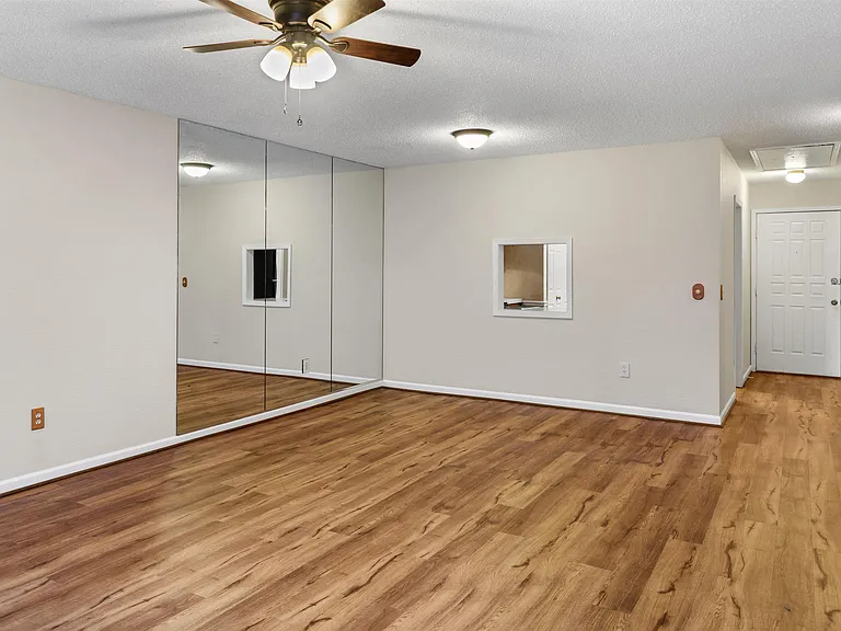 3426 Wildewood Dr — Photo 5