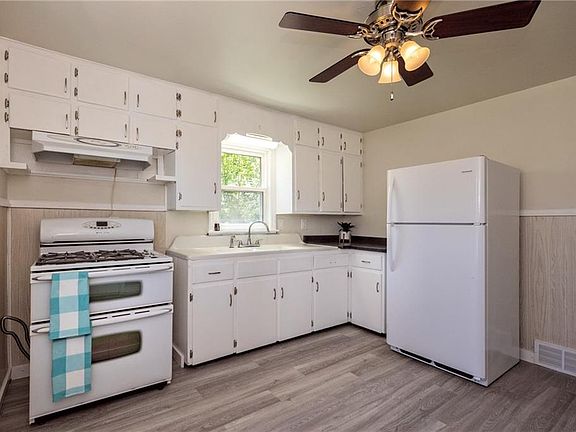 3rd image of 3225 W 32nd St