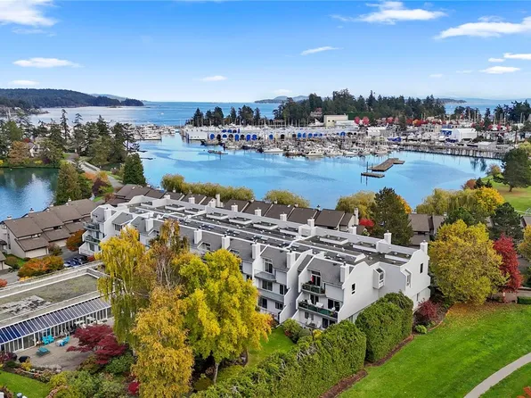 10459 Resthaven Dr #118, Sidney, BC V8L 3H6