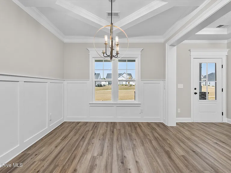 915 Sandpiper Xing — Photo 10