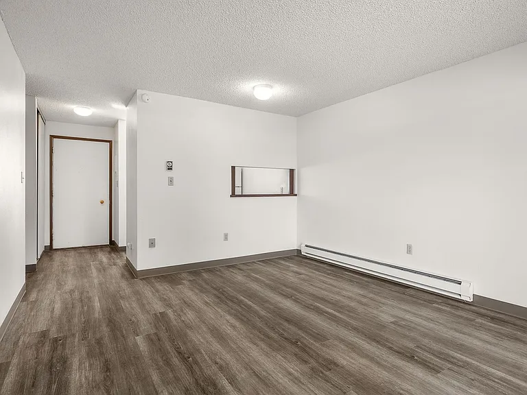 Grandview Apartments — Photo 6