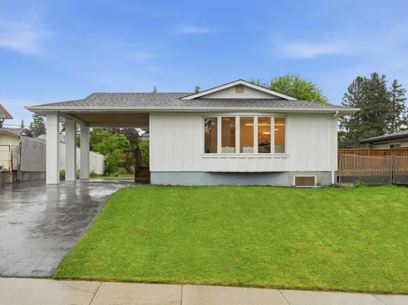 908 S Stonehaven Rd SW, Calgary, AB T2W 0P6
