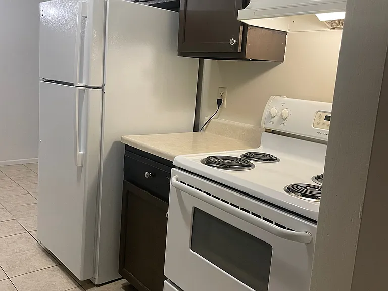 Pinecrest Apartments — Photo 30