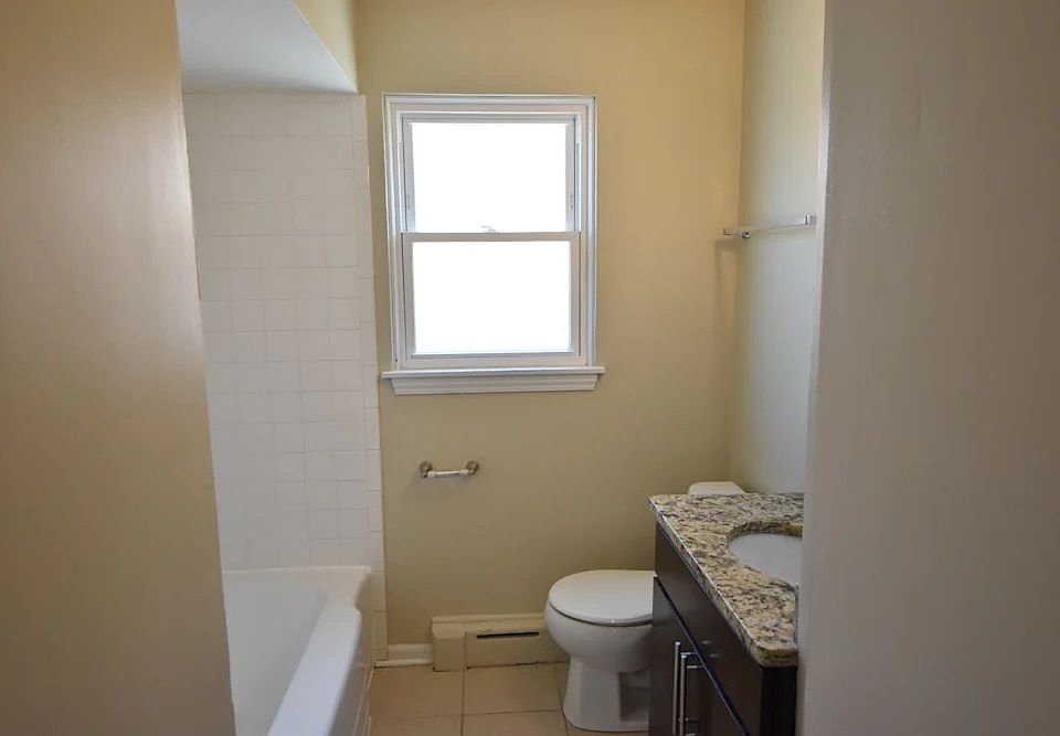 1st image of 3048 Emerson St