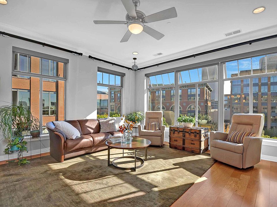 1st image of 250 Daniel Burnham Sq Unit 509