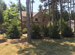 4570 E Island Pines Dr, Port Clinton, OH 43452