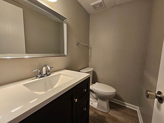 5th image of 46 E Gay St