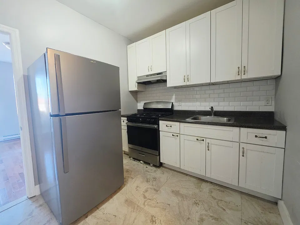 655 Atlantic St #3F