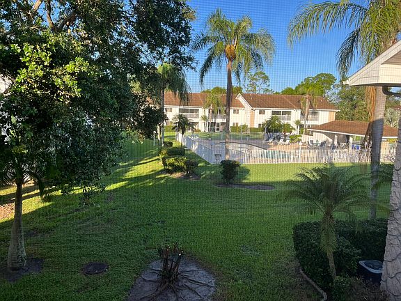3rd image of 59 Camelot Gardens Blvd APT 211