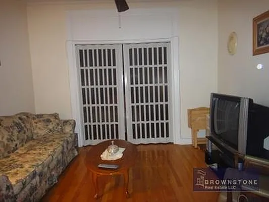 Rented by Brownstone Real Estate | media 18