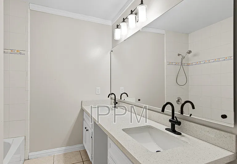 5601 Wild Persimmon — Photo 25