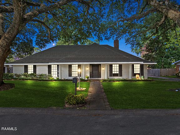 2nd image of 104 Teche Dr