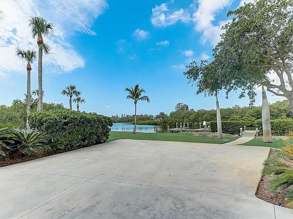 3rd image of 2428 Bay Dr