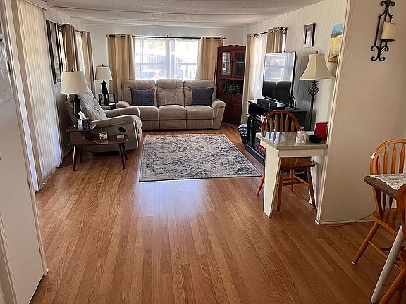 2nd image of 3018 Saralake Dr N
