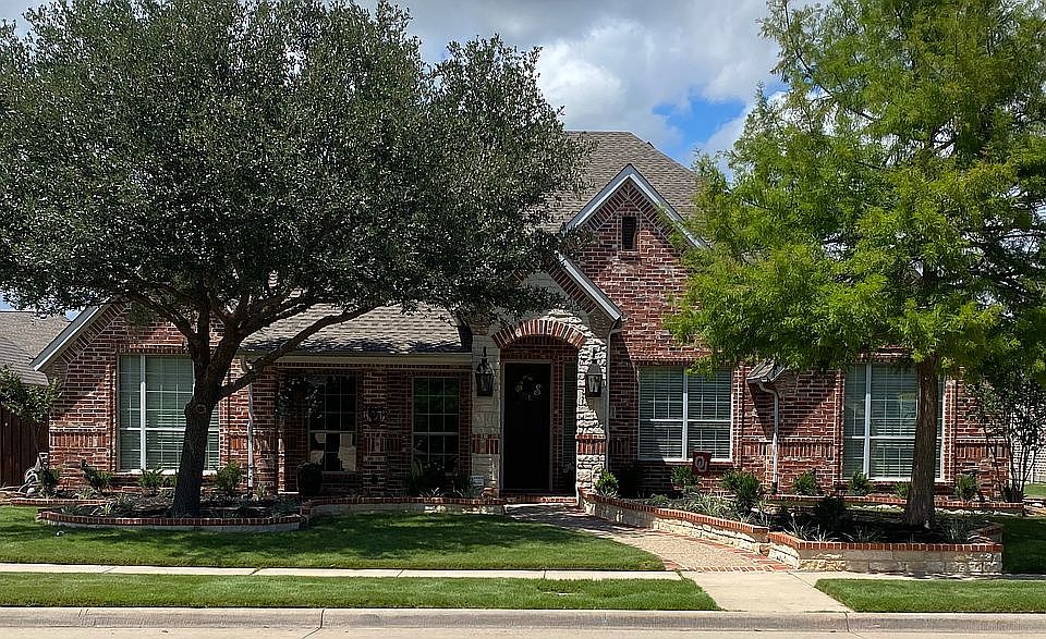 1st image of 3922 Veneto Dr