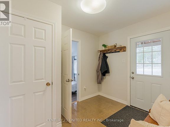 4th image of 290 Concession Rd #8