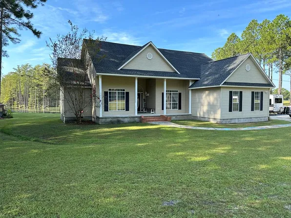 61 McClellan Dr, Tifton, GA 31794