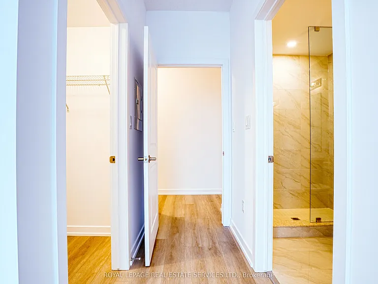 460 Dundas St E #1102 — Photo 13