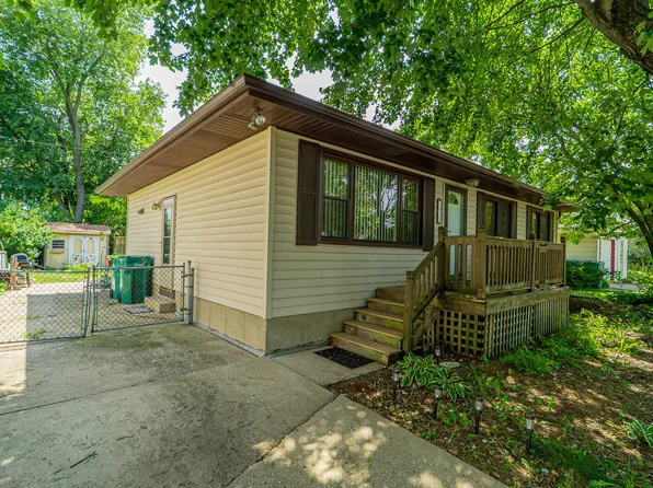 6871 Polk St, Merrillville, IN 46410