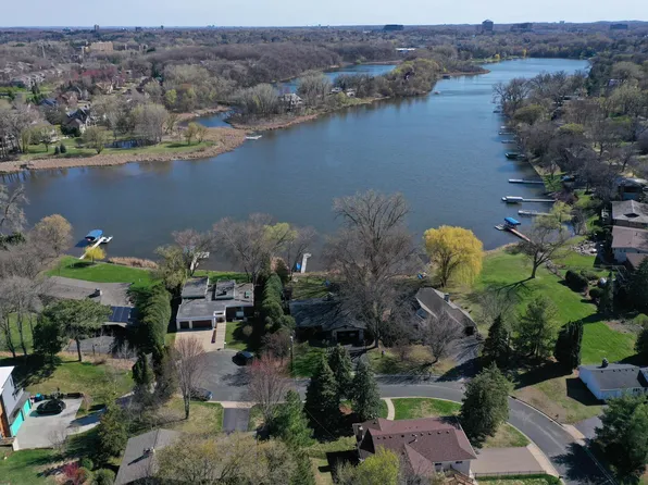 1920 Kyle Pl, Golden Valley, MN 55422